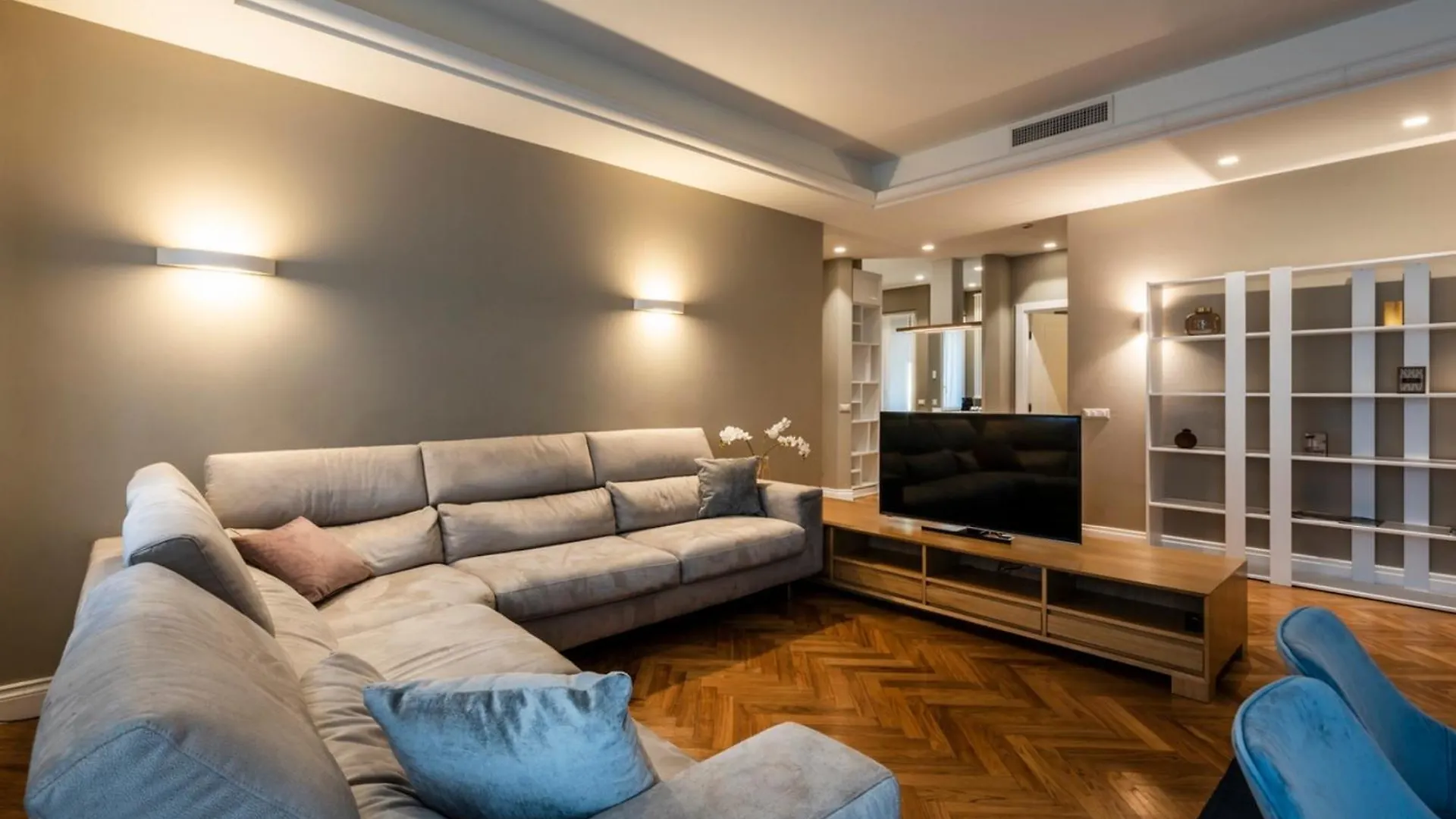 Heart Milan Apartments Sforza Duomo 0*,  Italy