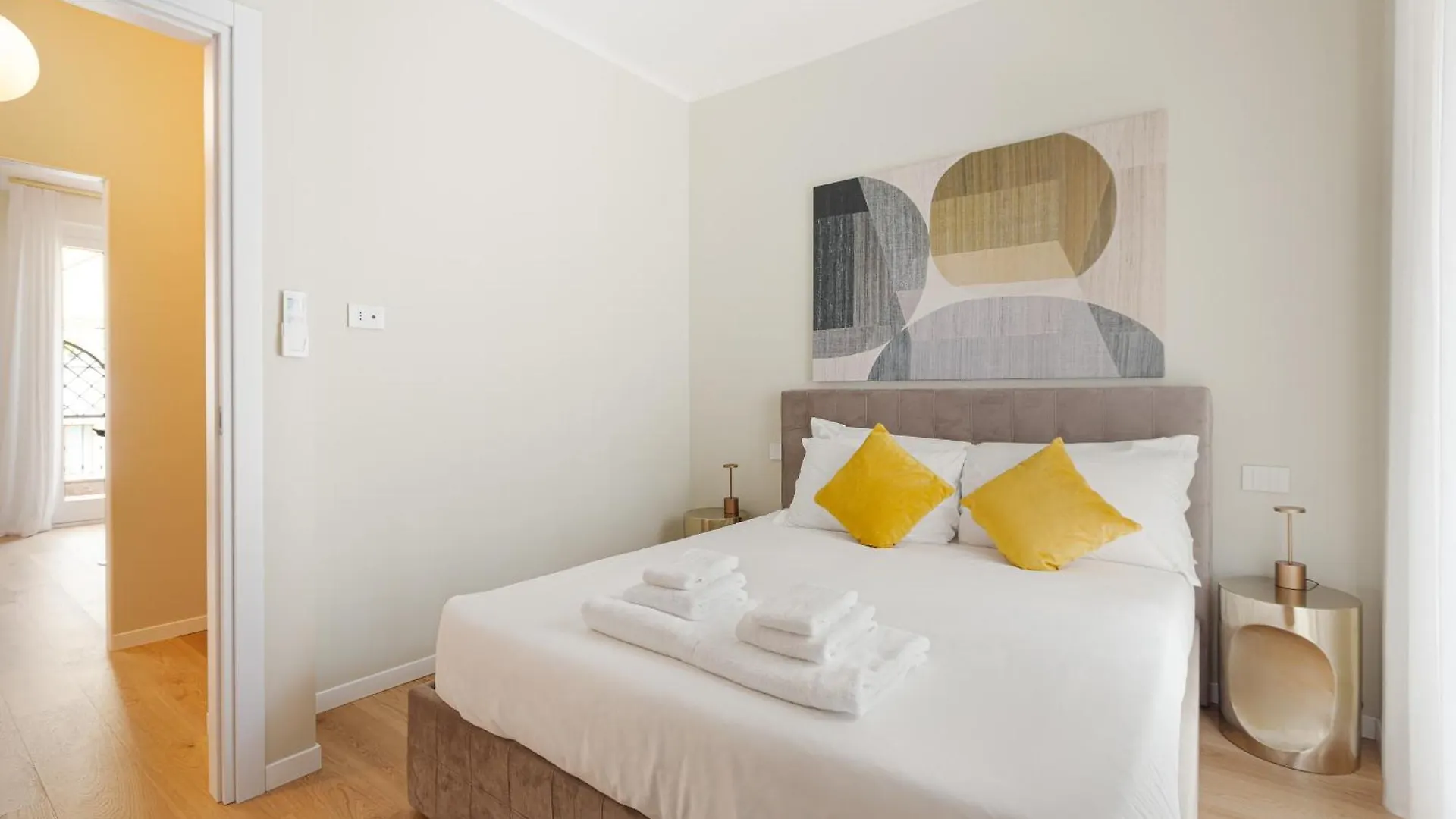 Heart Milan Apartments Sforza Duomo 0*,  Italy